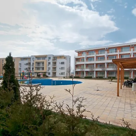 Next To Action Aquapark Sunny Апартамент *